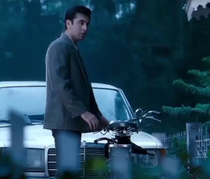 Barfi! scene vs Propaganda actor