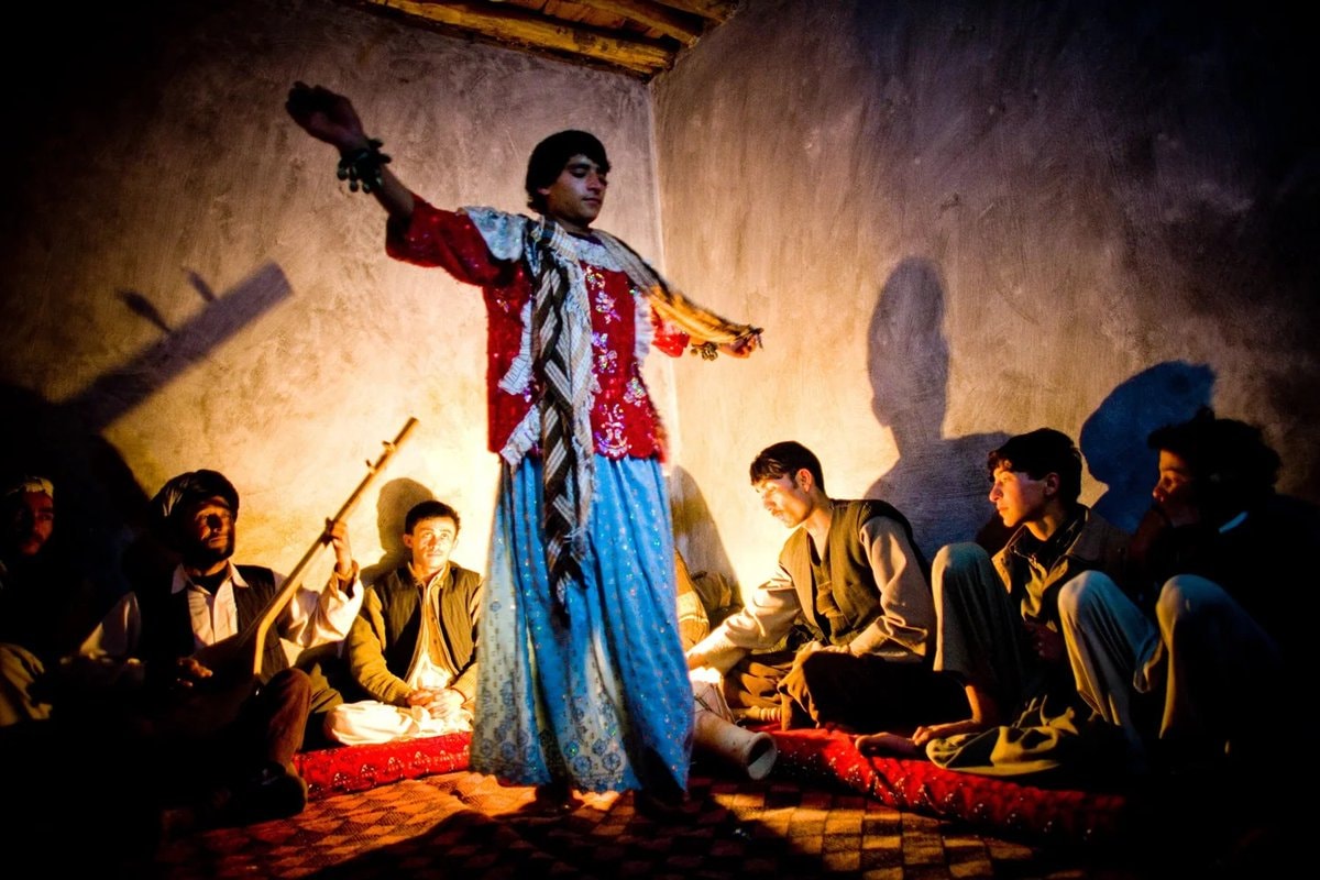Taliban Bacha bazi Dancing Boys (photo 2 of 2)
