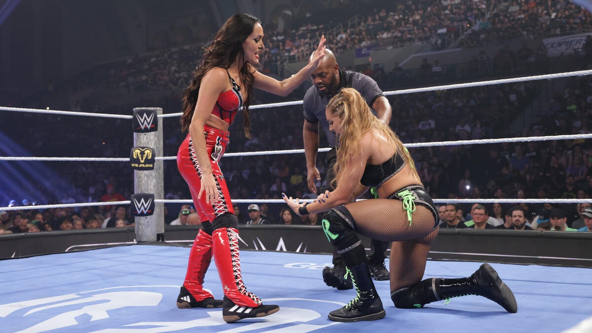 Brie Bella singles match Lainey Reid
