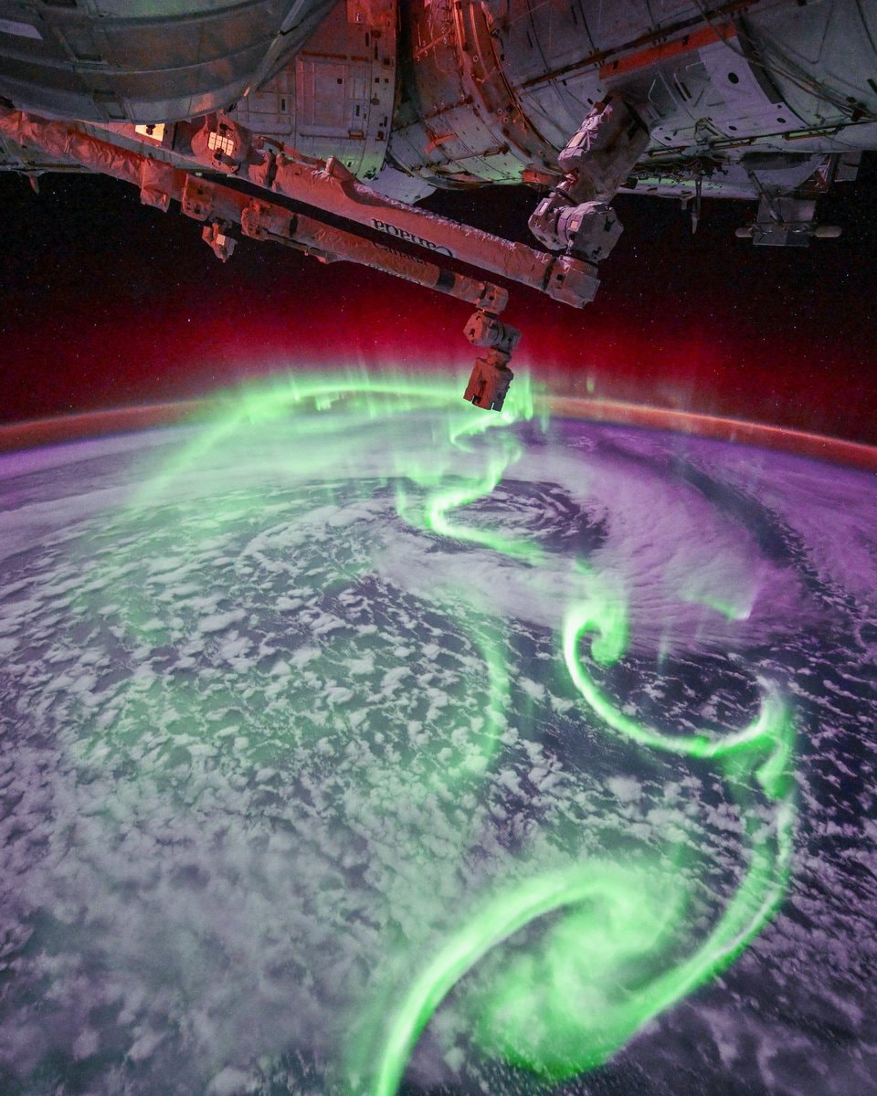 Aurora Borealis from Space (photo 2 of 4)