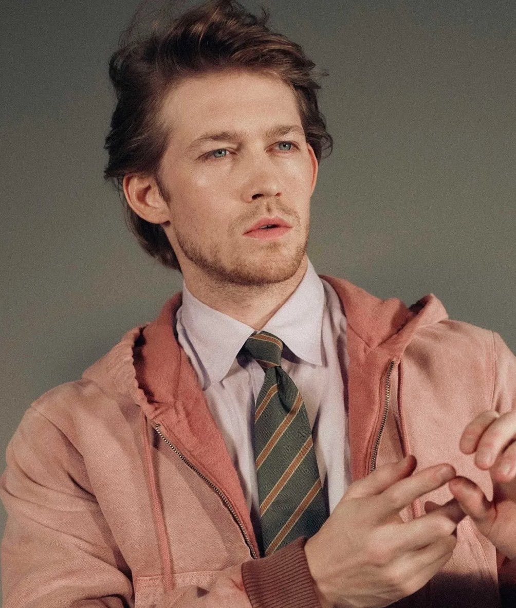 Joe Alwyn STILL WE MET