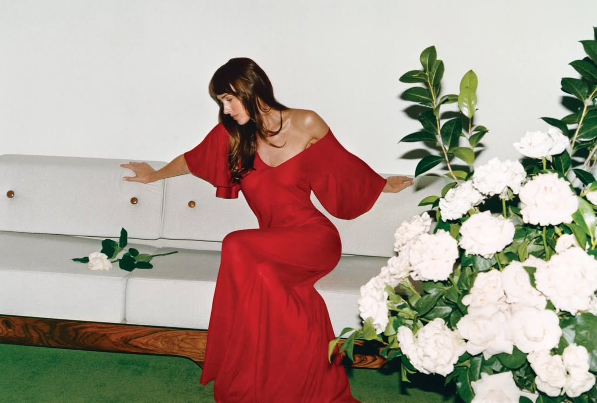 Dakota Johnson Vogue cover (photo 4 of 4)