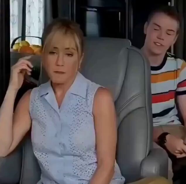Jennifer Aniston Friends theme prank