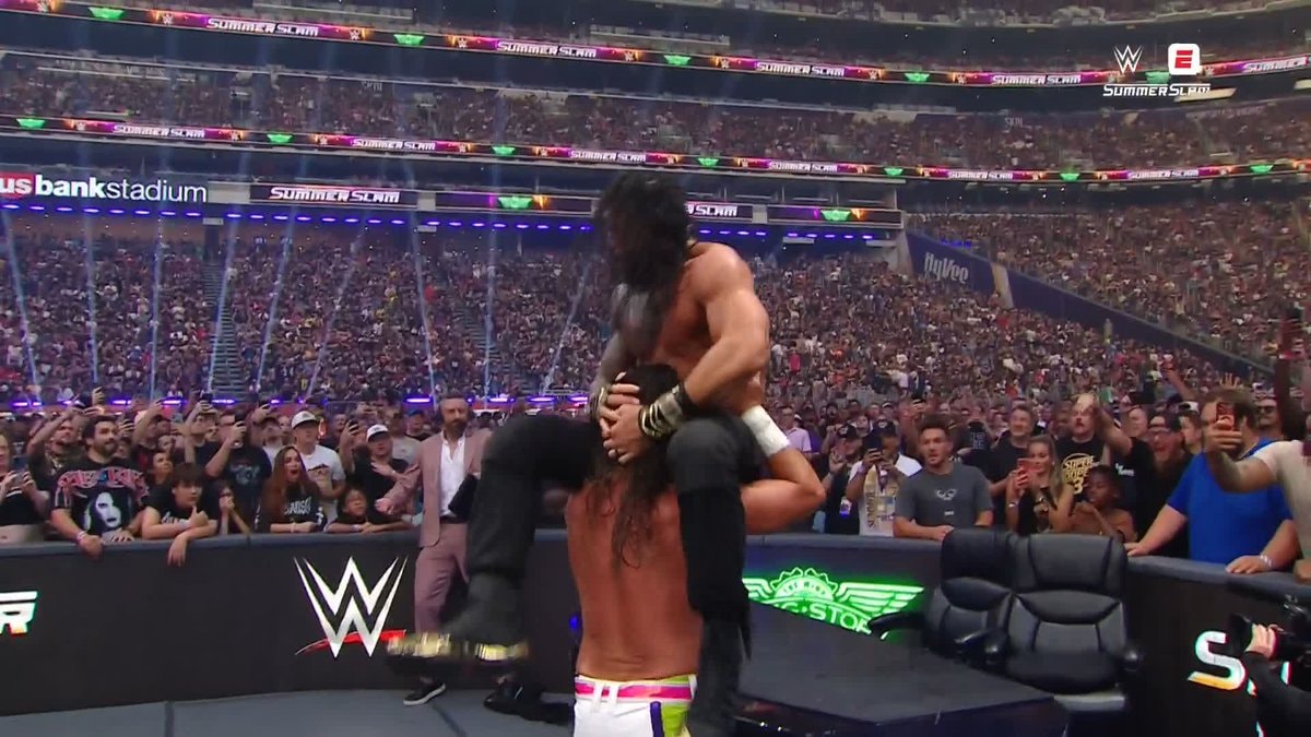Seth Rollins flips the tables on Roman at SummerSlam Seth Rollins flips the tables on Roman at SummerSlam