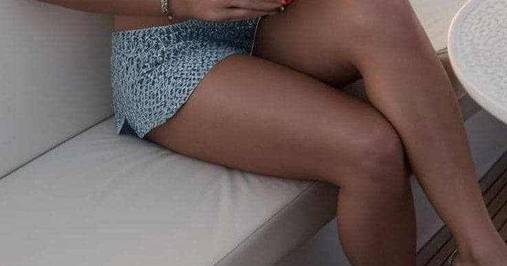 Margot Robbie yacht selfie (photo 3 of 4)