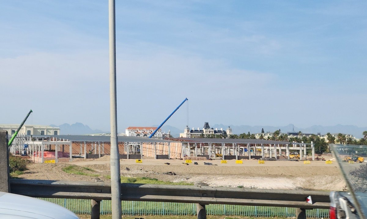 Grandwest mall construction Grandwest mall construction