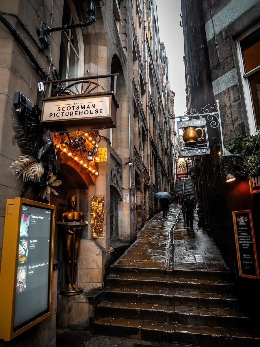 Edinburg Scotland rainy street (photo 4 of 4)