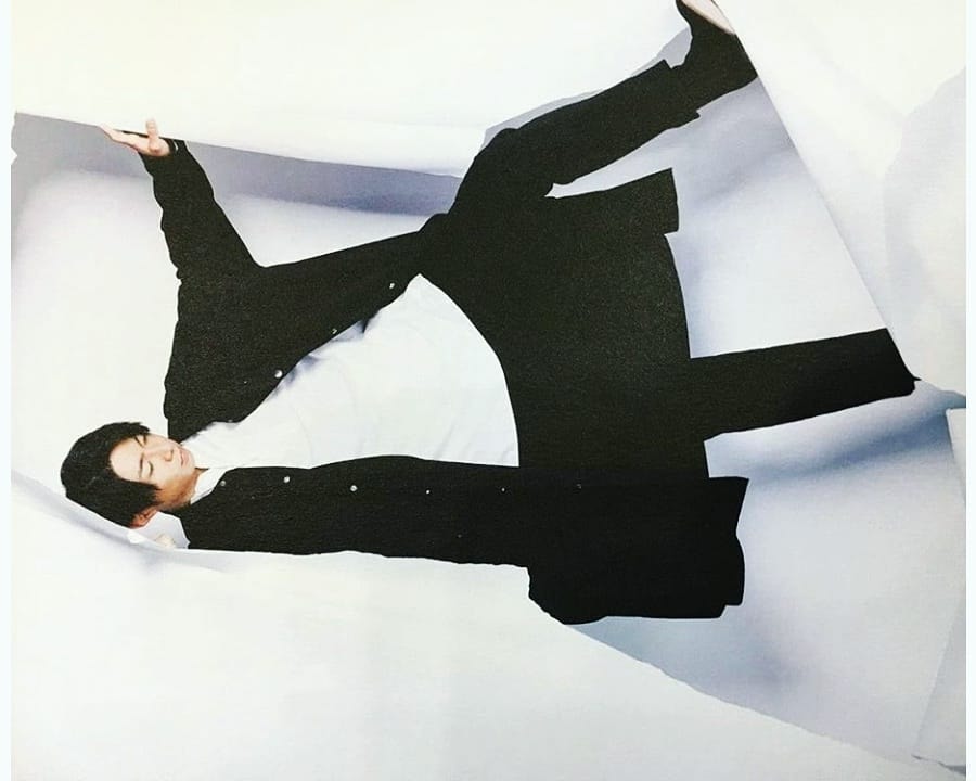 Man in black jacket leaning against white wall 💚 (photo 2 of 4) Man in black jacket leaning against white wall 💚 (photo 2 of 4)