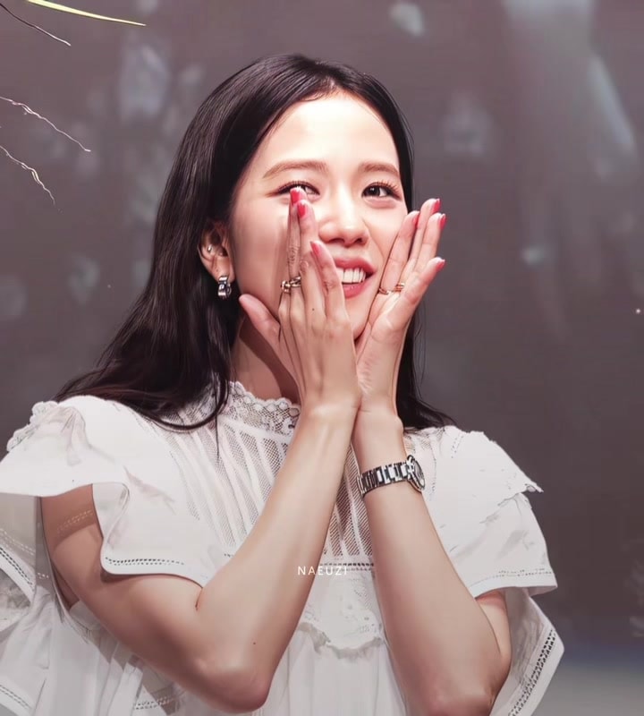 Jisoo edit by Naeuzi