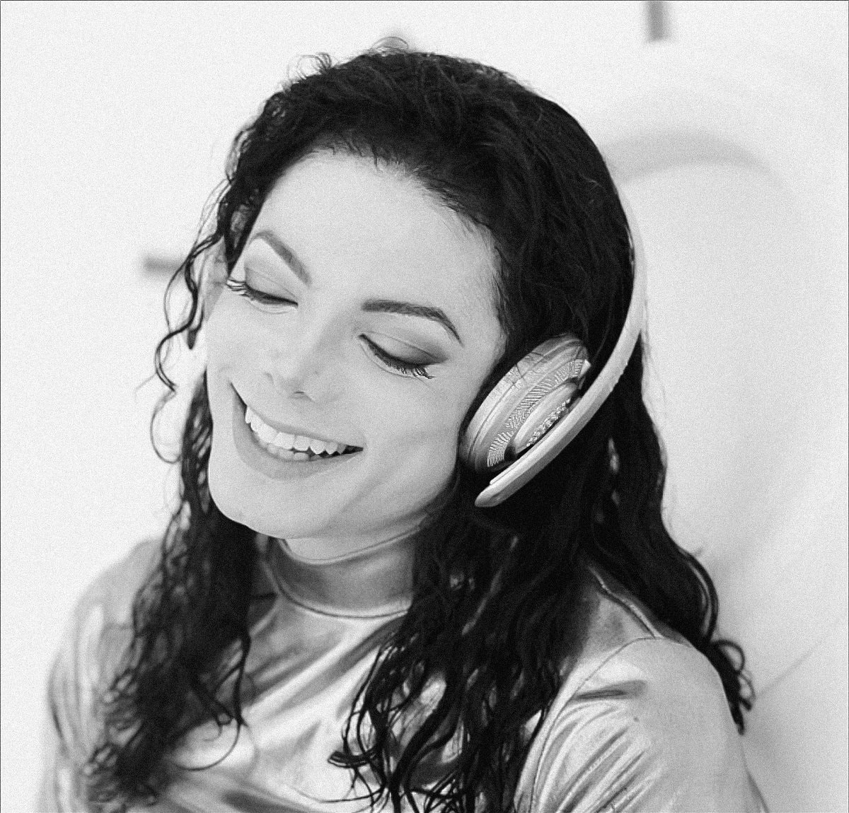 Michael Jackson in 1995 photos (photo 2 of 2)
