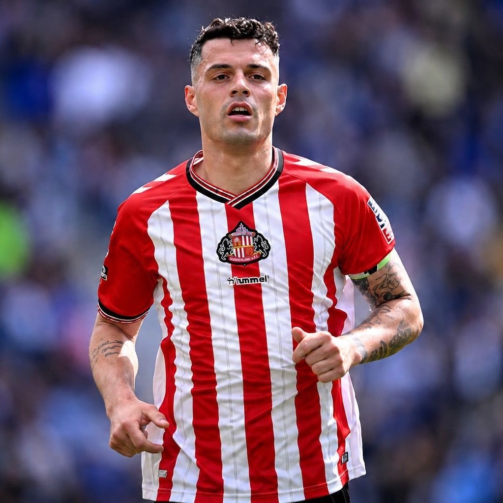 Granit Xhaka Chelsea Sunderland talks (photo 1 of 2)