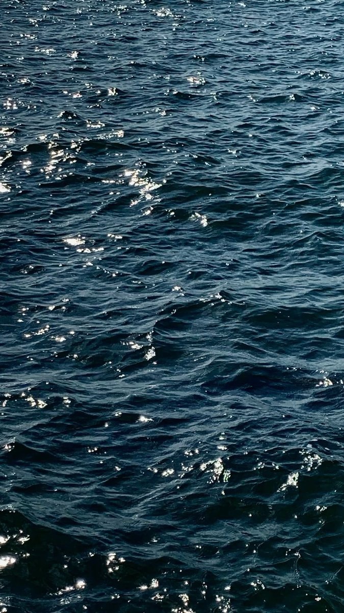 Ocean blue waves (photo 2 of 4)