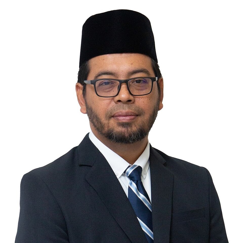 Malaysia minister claims overwork turns you gay (photo 1 of 2)