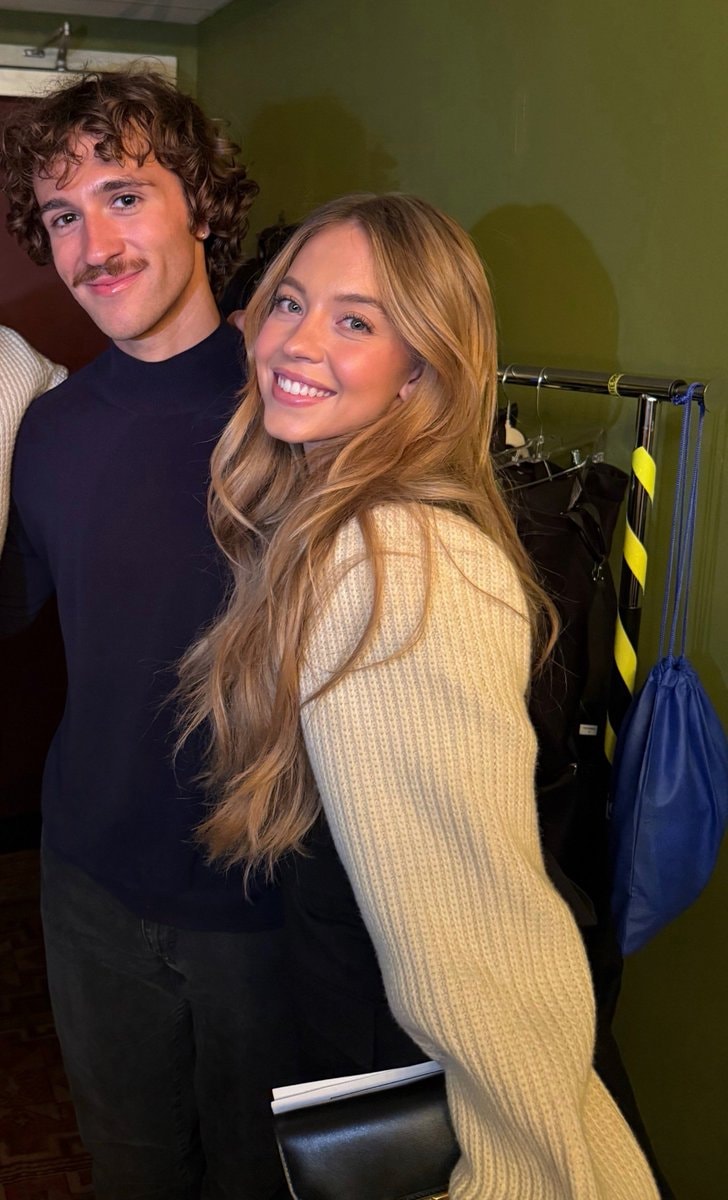 Sydney Sweeney (photo 2 of 2)