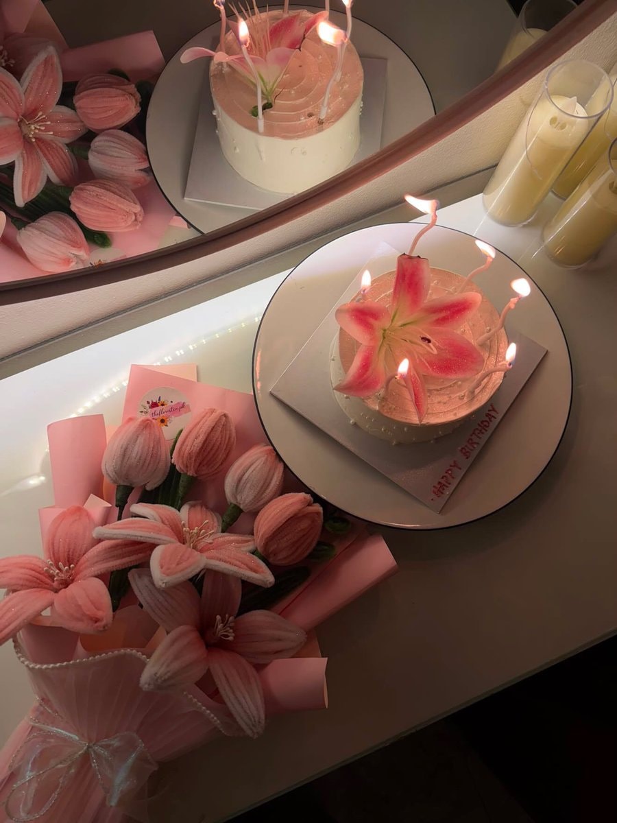 lily cake (photo 2 of 2)