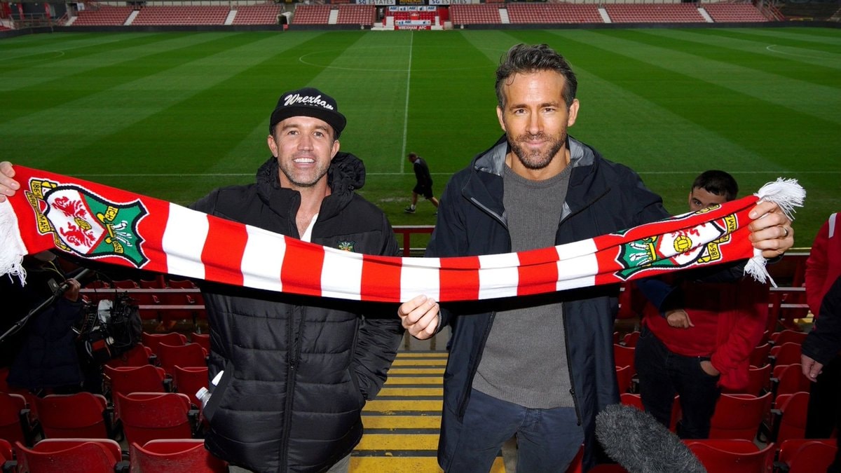 Wrexham Phil Parkinson Ryan Reynolds