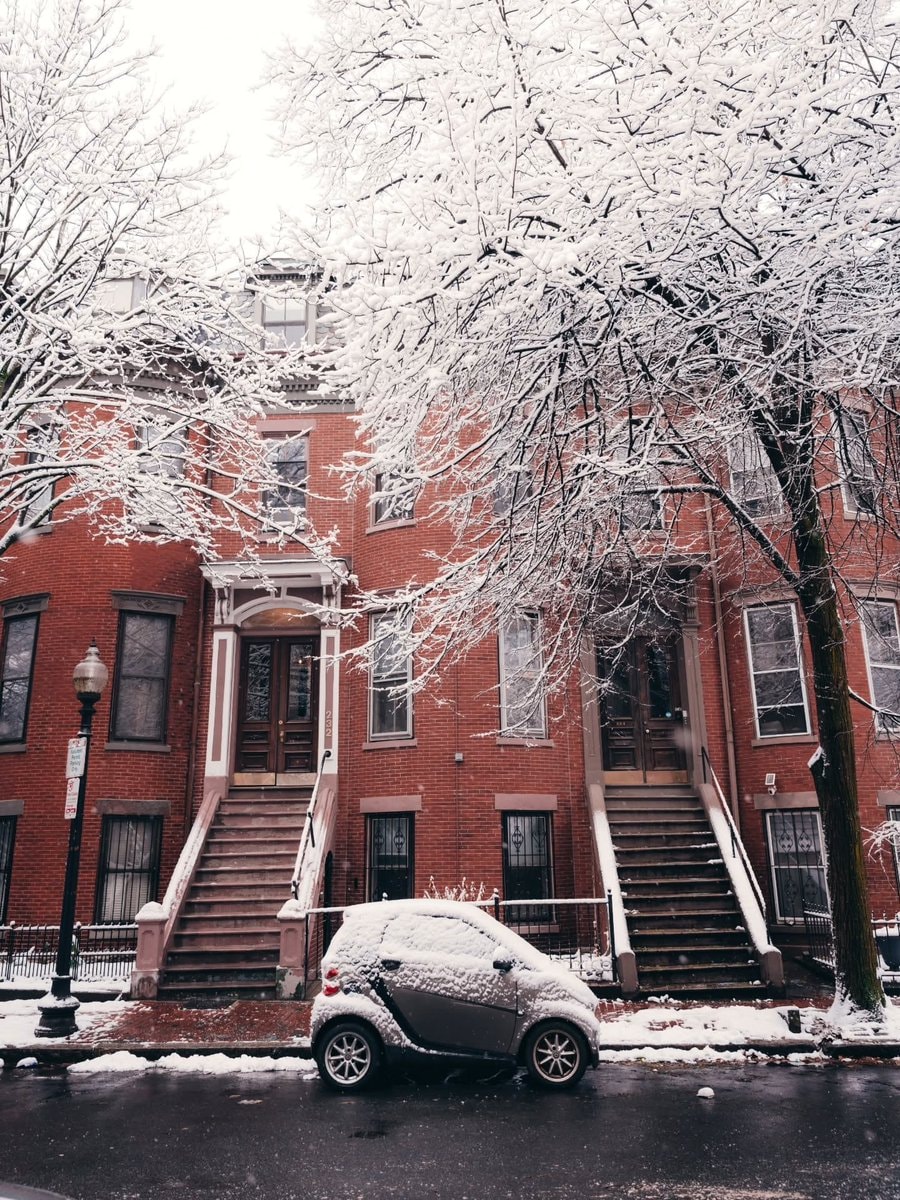 Boston Massachusetts snow day (photo 4 of 4)