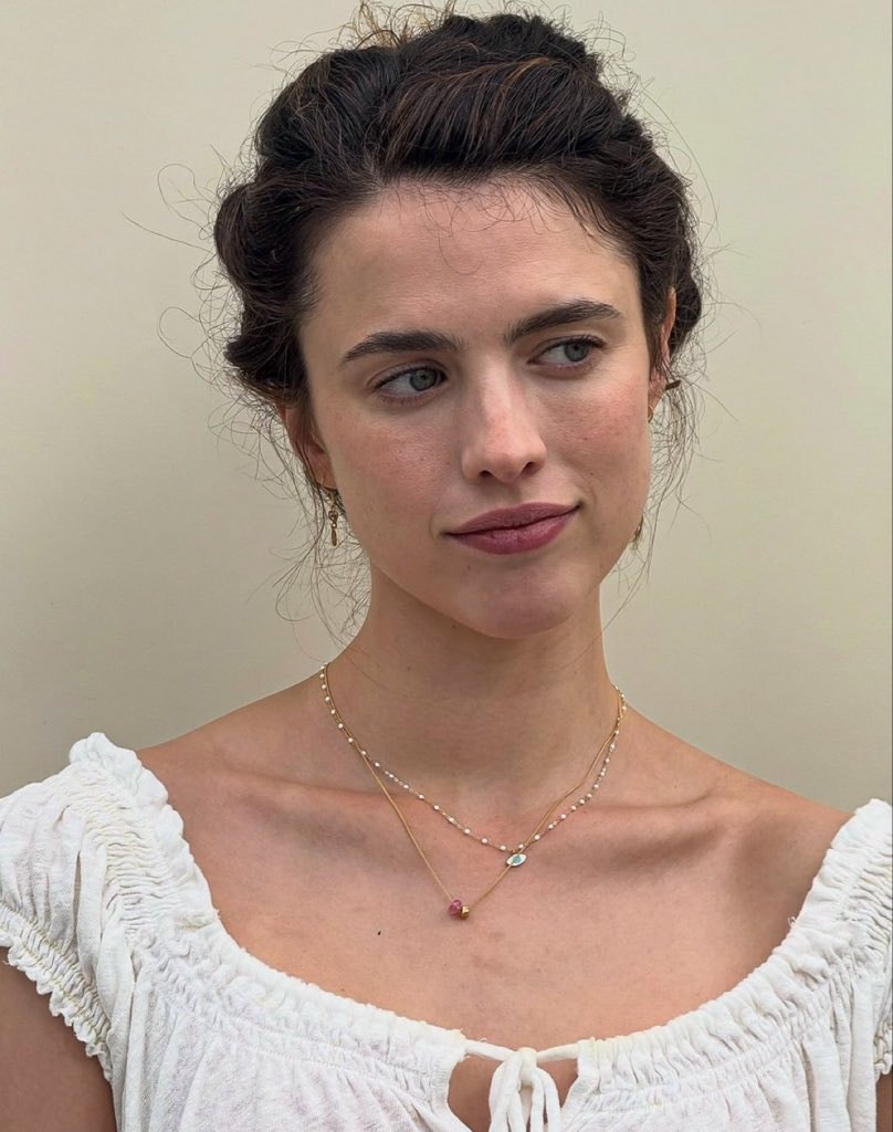 Margaret Qualley THE DOG STARS set