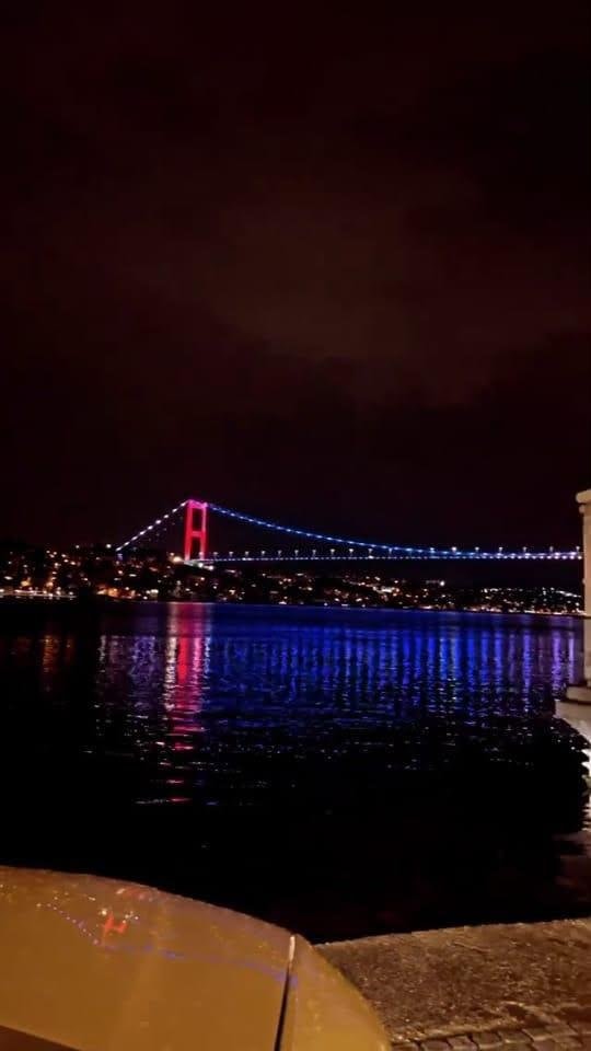 Istanbul bridge at night (photo 4 of 4)