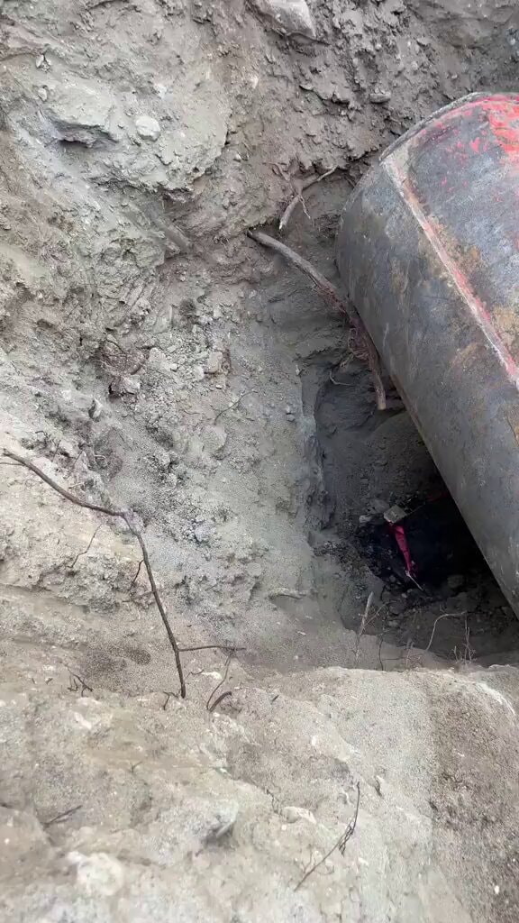 hole in the ground size reaction