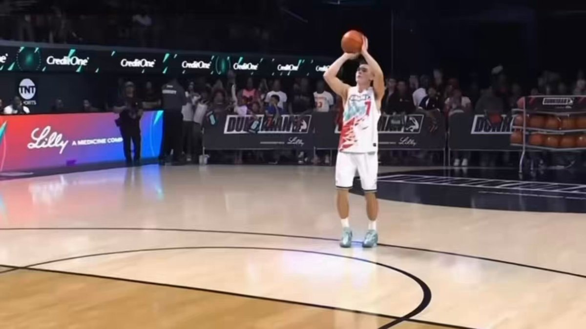 Dillan McCarthy between the legs dunk
