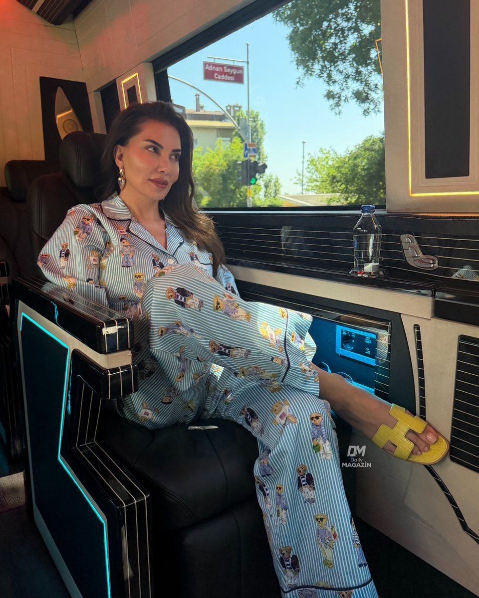 Ebru Yaşar plane pajamas (photo 2 of 2)