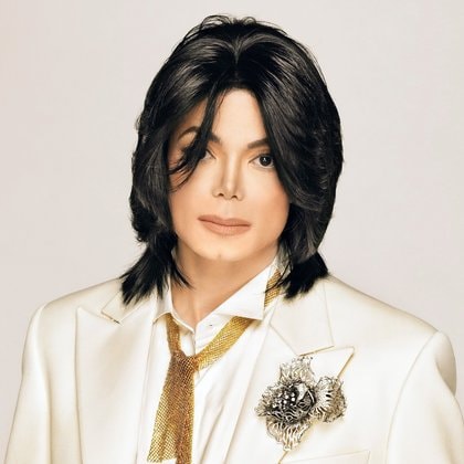Taemin at Grammy Museum exhibit with Michael Jackson (photo 2 of 2)