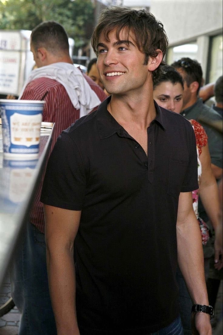 Chace Crawford 22 vs 33 The Boys (photo 1 of 2)