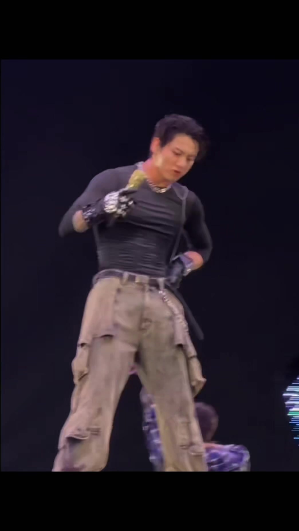 Jungkook performing live on stage 🖤