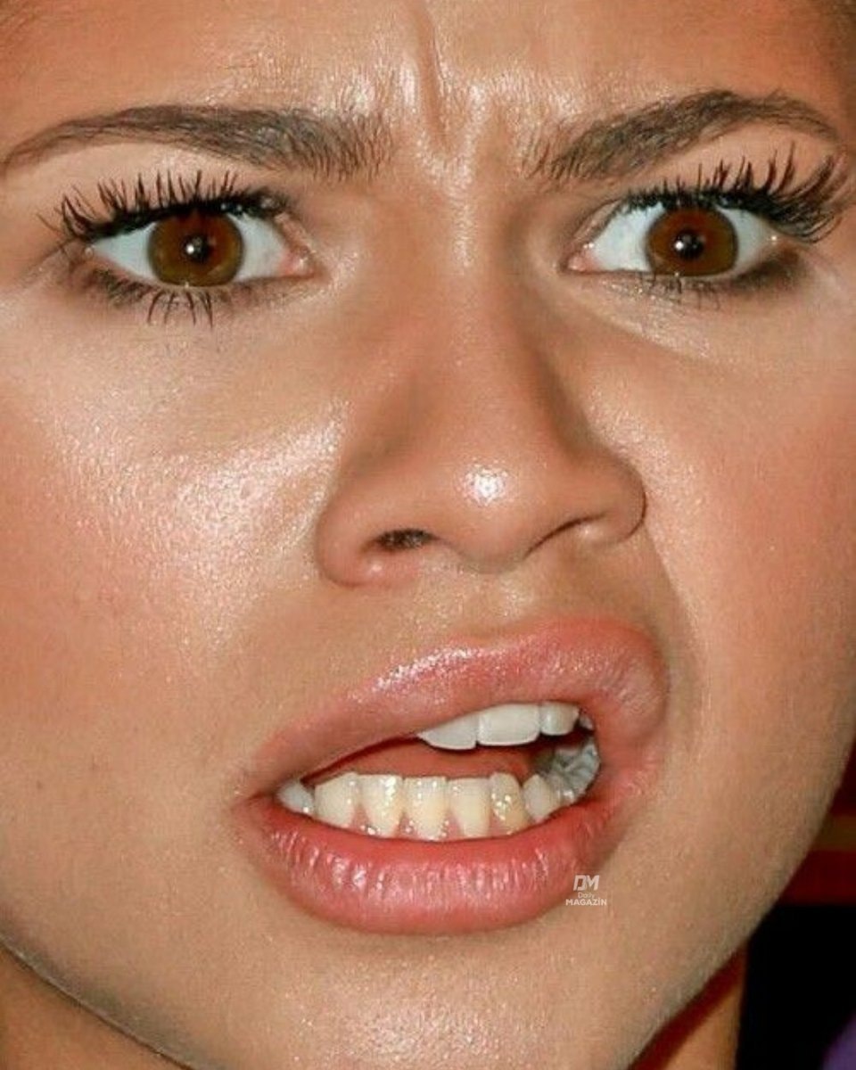 Zendaya close-up expression (photo 1 of 2) Zendaya close-up expression (photo 1 of 2)