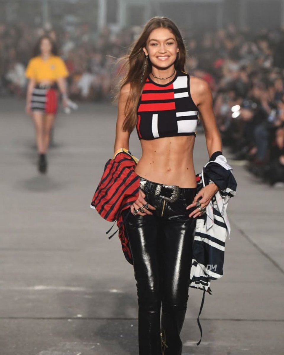 Gigi Hadid runway era (photo 2 of 2)