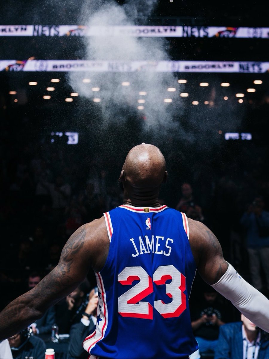 LeBron James Philly chalk toss