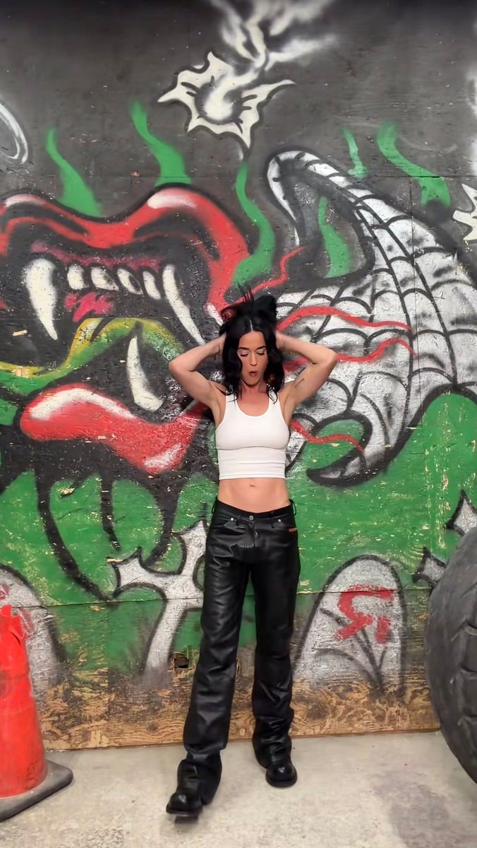 Katy Perry Watch It Burn music video Rage Ground (photo 2 of 4)
