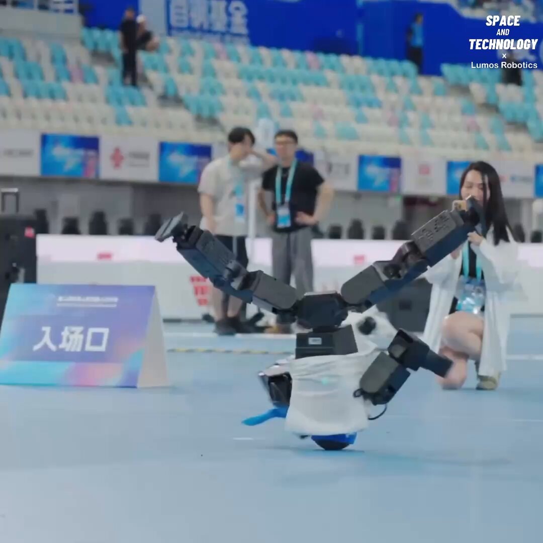 Lumos Robotics NIX breakdance at World Humanoid Robot Games