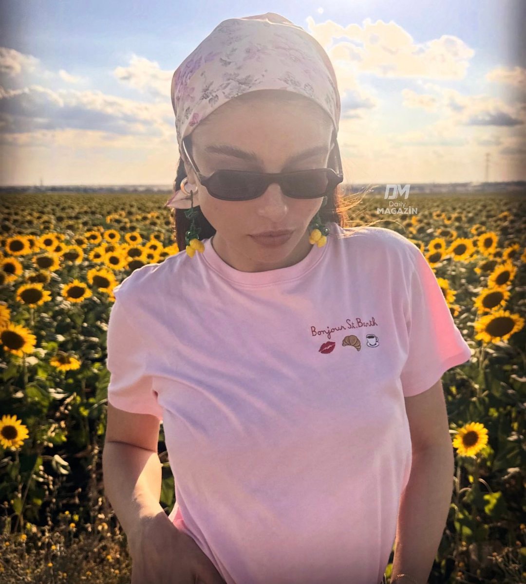 Ayça Ayşin Turan new photos (photo 1 of 2)