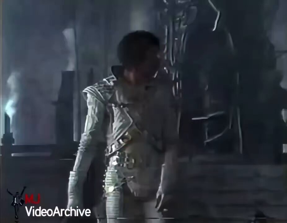 Michael Jackson dramatic bonus clip