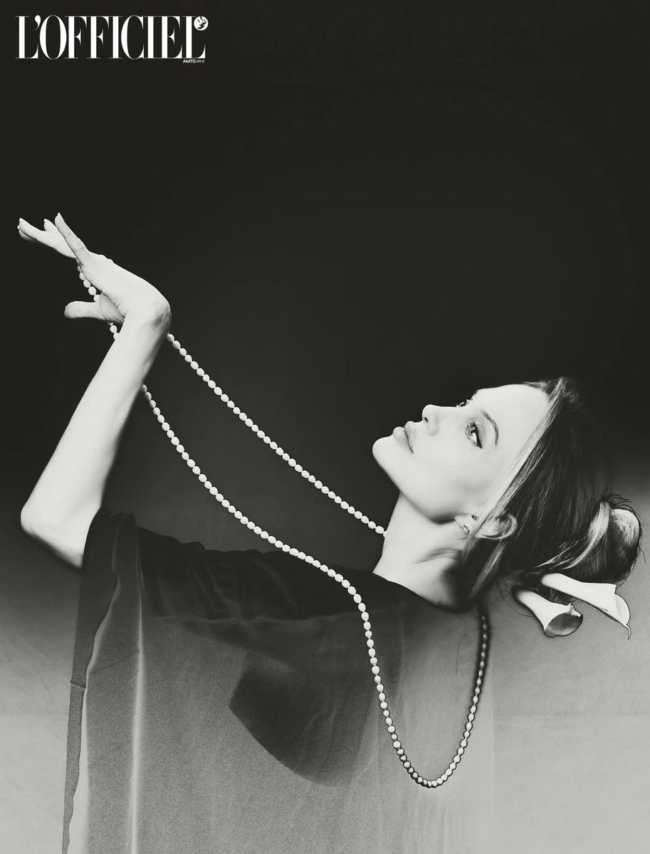 Angelina Jolie Norman Jean Roy L'Officiel USA (photo 4 of 4)