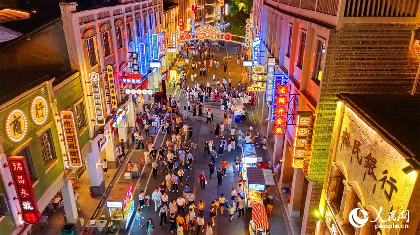 Ganzhou old streets night market (photo 2 of 4) Ganzhou old streets night market (photo 2 of 4)