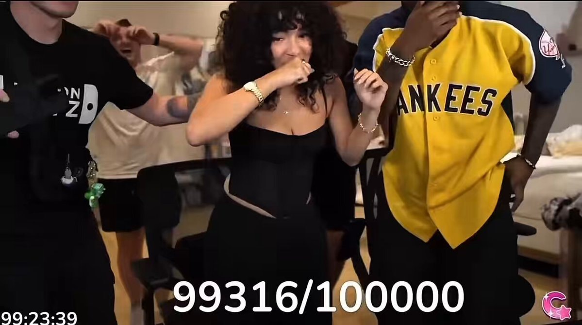 Cinna hits 100k subs on Twitch
