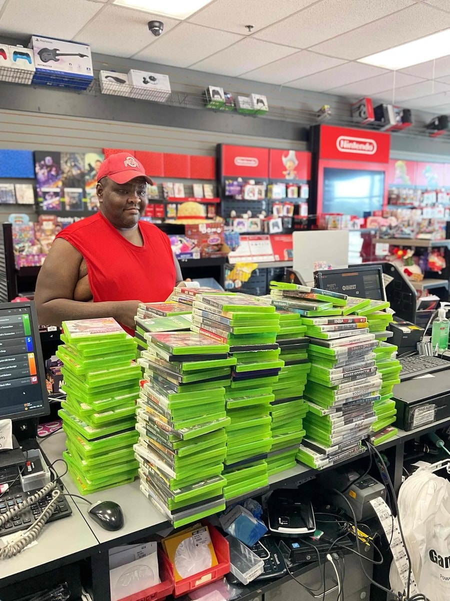 GameStop trade-in $1,000 store credit (photo 1 of 2)