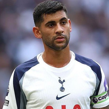 Cristian Romero Tottenham captain (photo 1 of 2)
