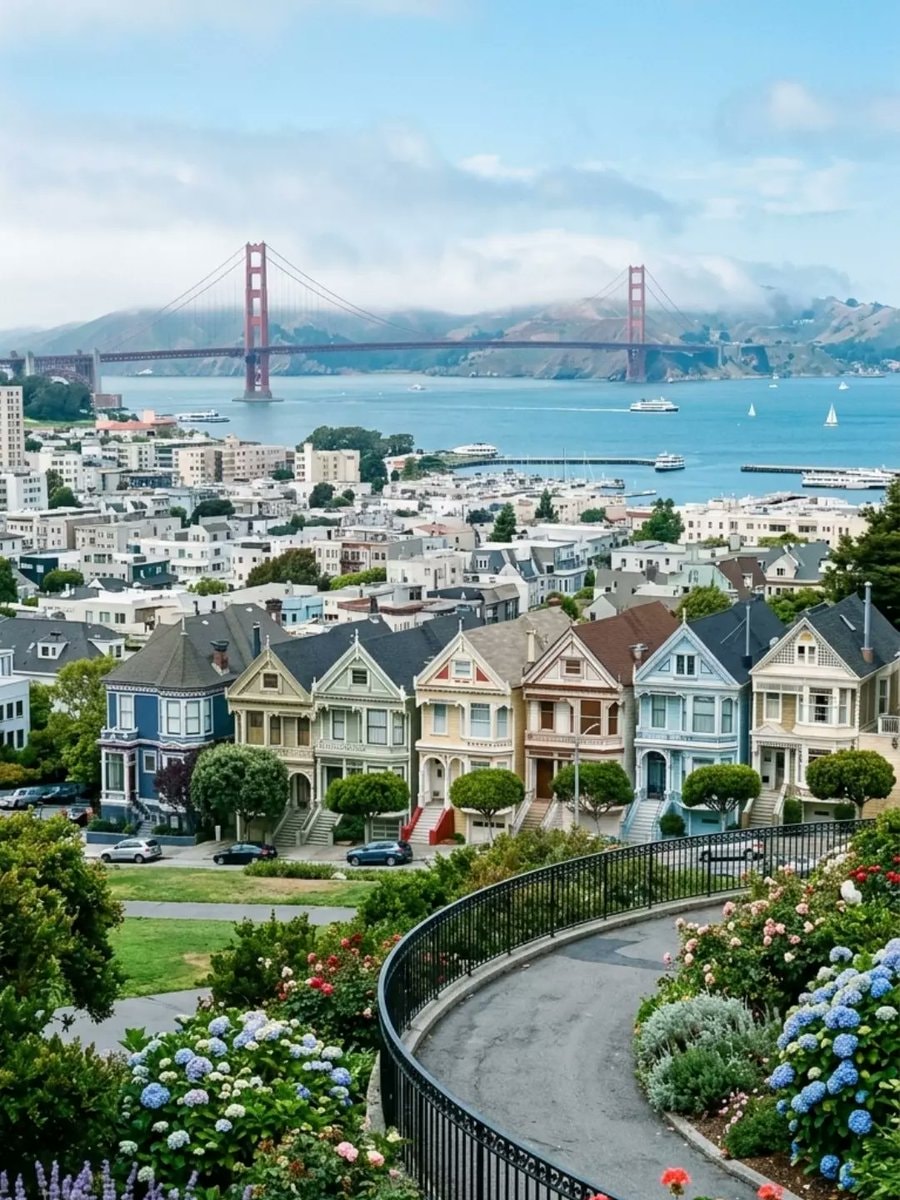 San Francisco Golden Gate Bridge Victorian houses (photo 2 of 4)