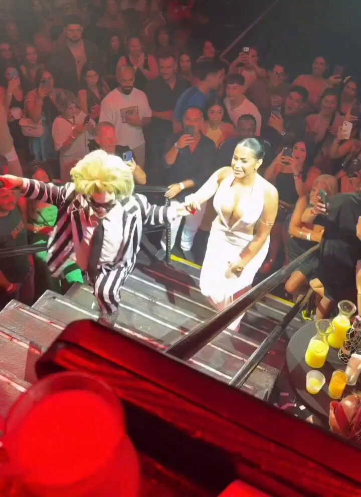 Paola steals spotlight from CocoBongo