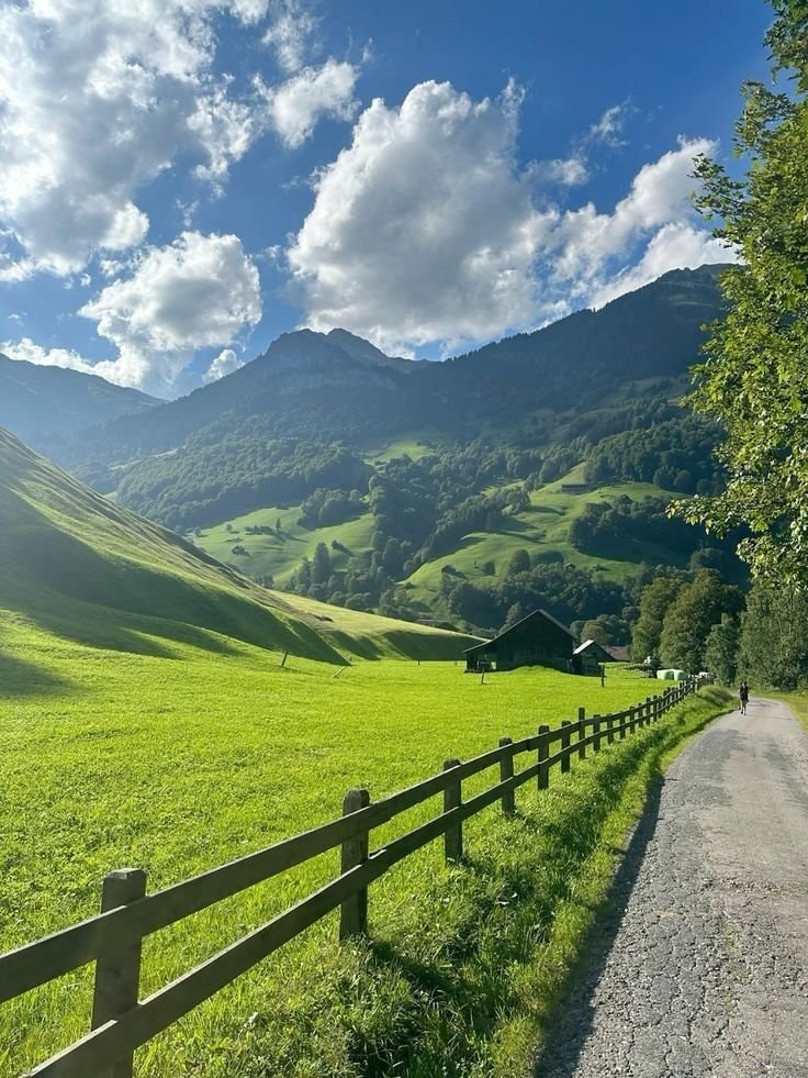 Switzerland countryside landscape (photo 3 of 4)