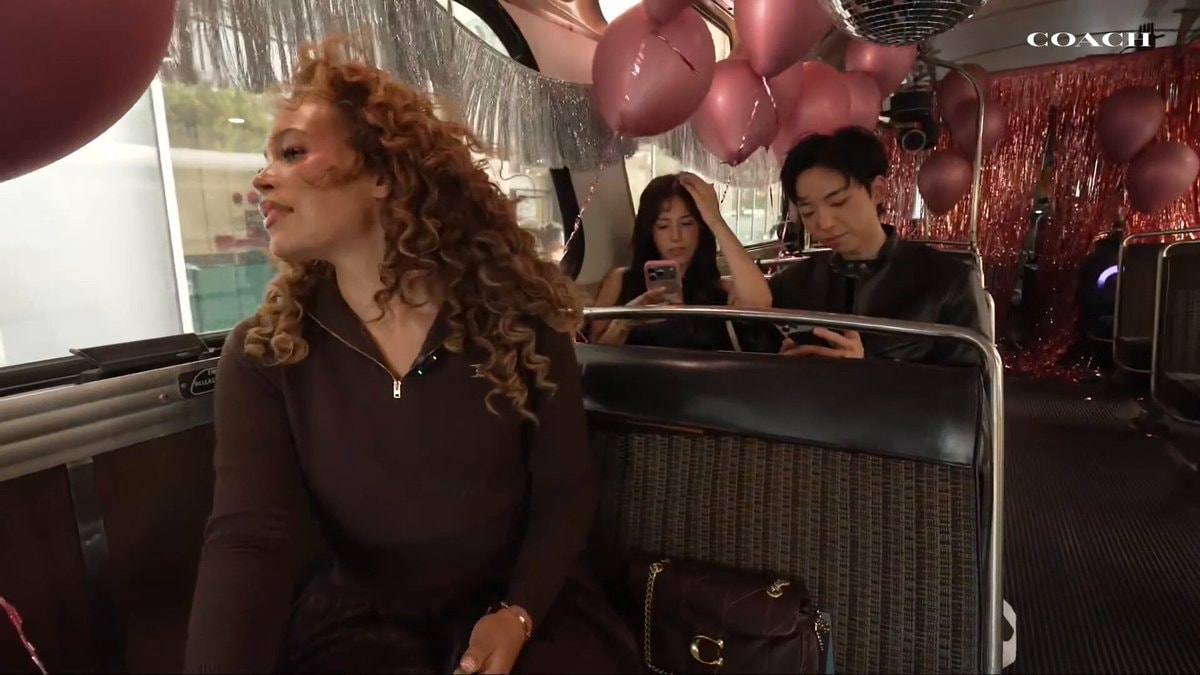 Ayra Starr surprise Coach bus appearance Ayra Starr surprise Coach bus appearance