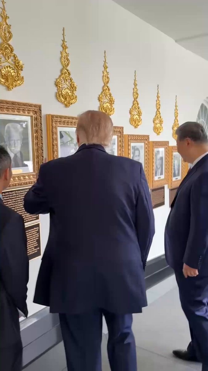 Trump shows Xi Biden's autopen