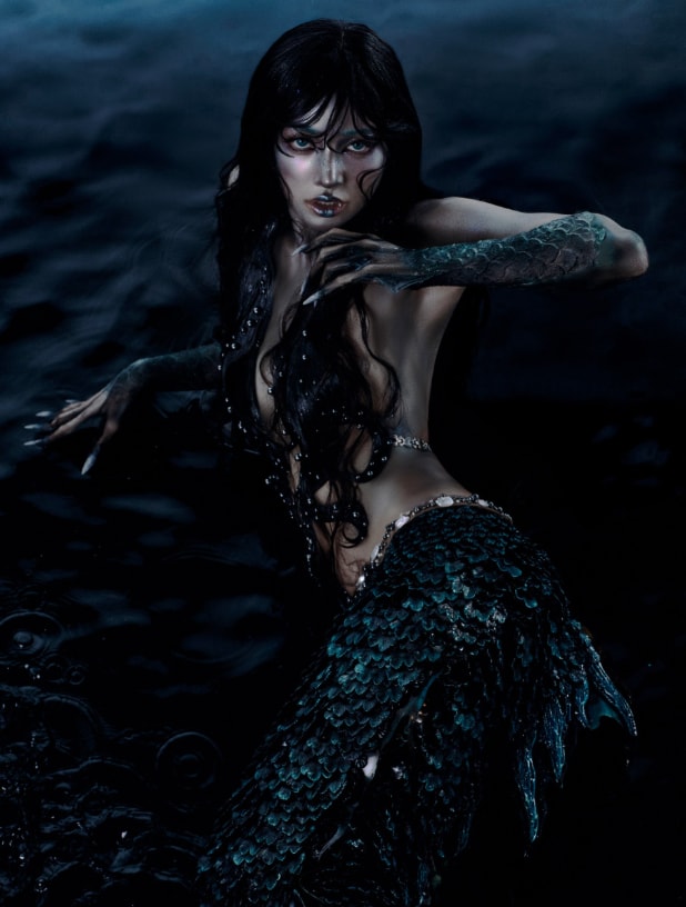 Lisa siren costume (photo 2 of 2)