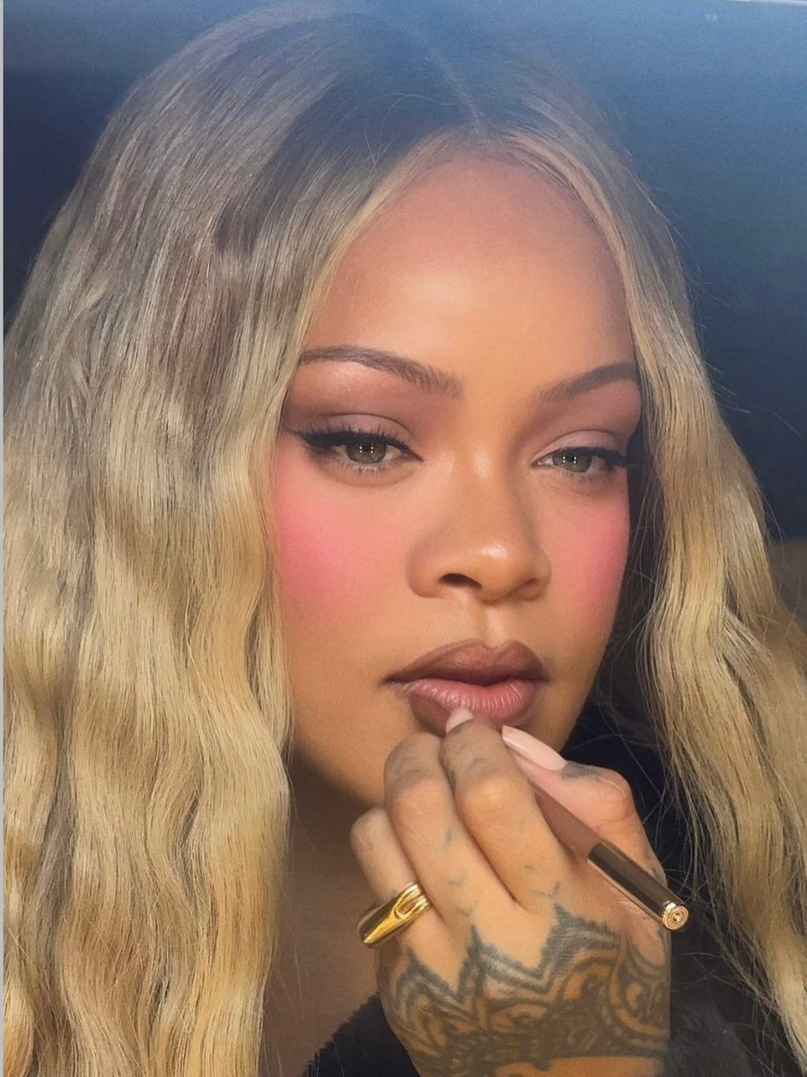 Rihanna Fenty Beauty makeup