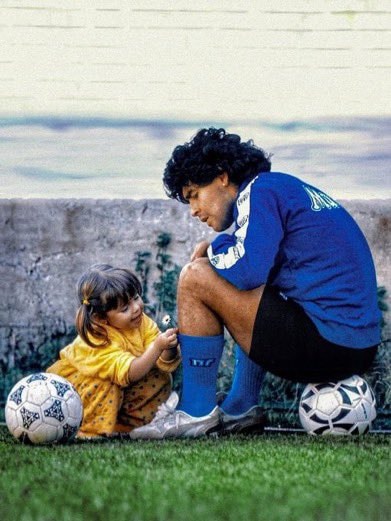 Maradona with his daughter 1989 (photo 2 of 2)