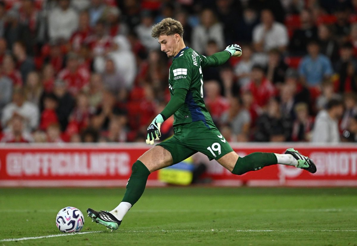 Goalkeepers who assisted Premier League opening goals